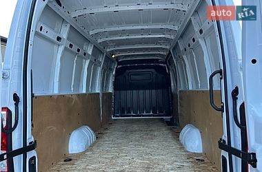 Вантажний фургон Renault Master 2022 в Хусті