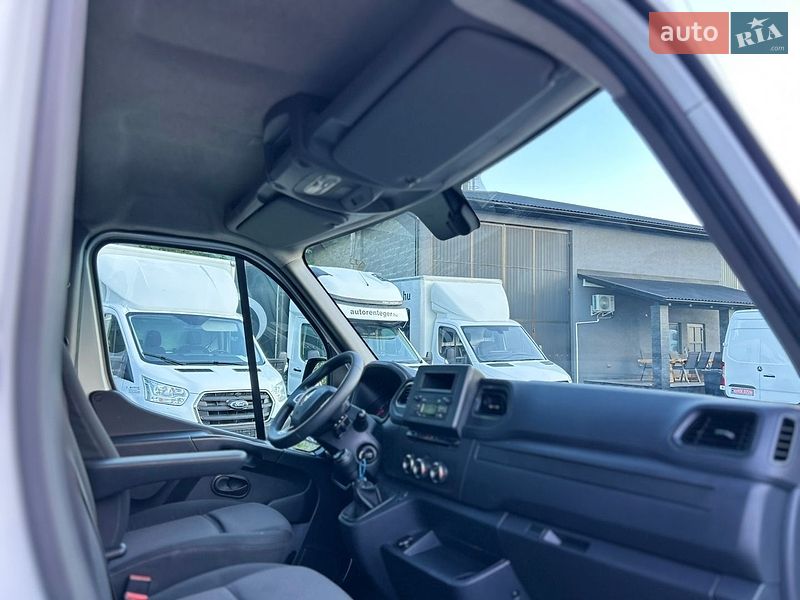 Вантажний фургон Renault Master 2022 в Хусті
