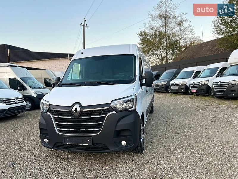 Грузовой фургон Renault Master 2022 в Хусте