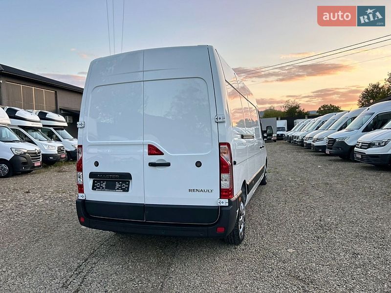 Грузовой фургон Renault Master 2022 в Хусте