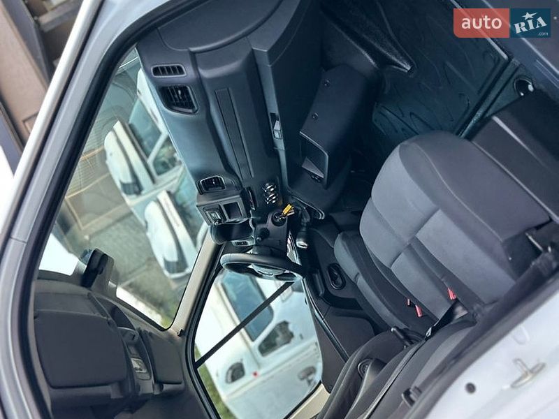 Грузовой фургон Renault Master 2022 в Хусте