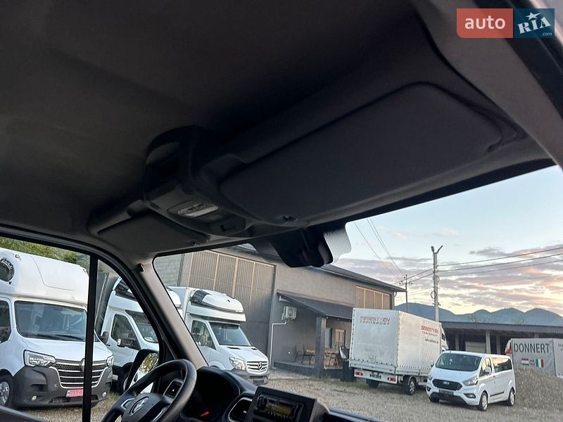 Грузовой фургон Renault Master 2022 в Хусте
