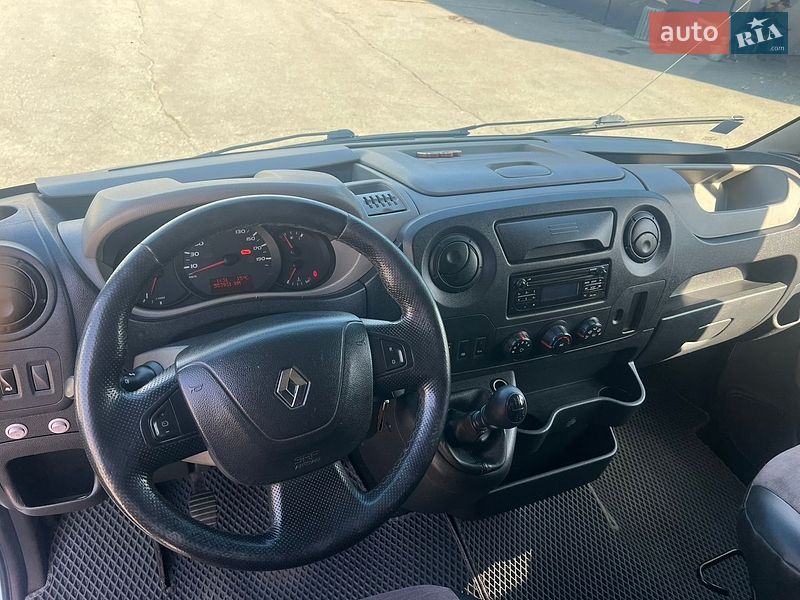 Евакуатор Renault Master 2014 в Вінниці