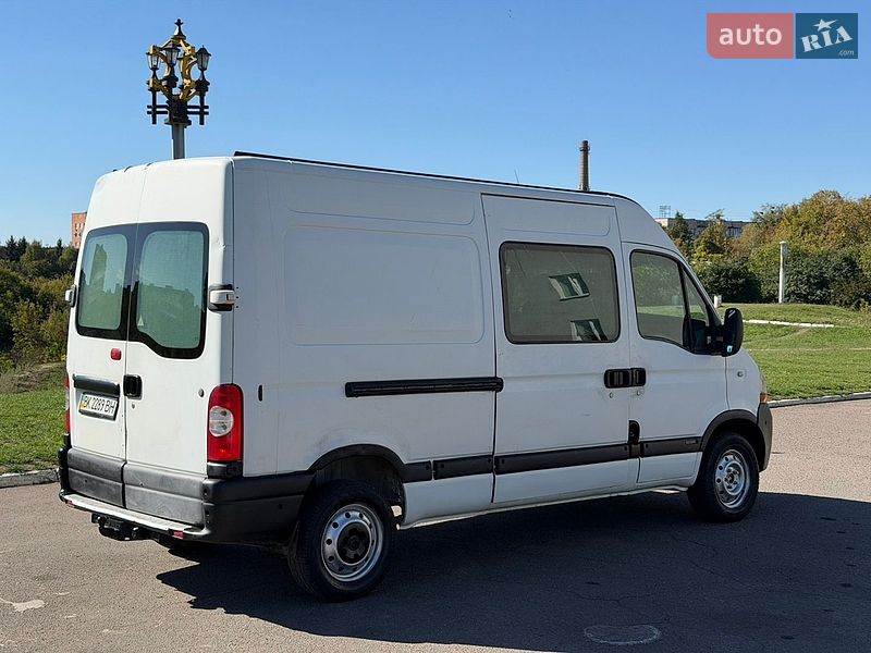 Вантажний фургон Renault Master 2006 в Рівному