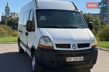 Вантажний фургон Renault Master 2006 в Рівному