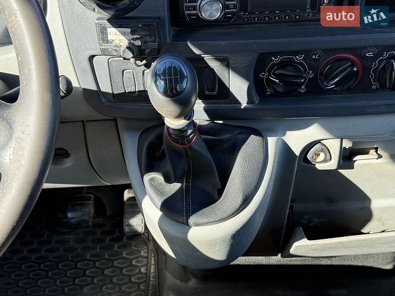 Вантажний фургон Renault Master 2006 в Рівному