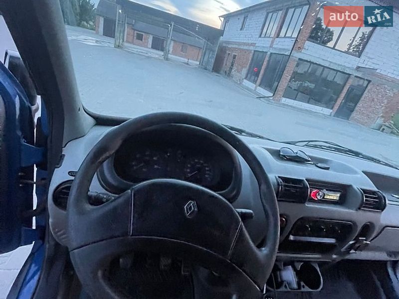 Мінівен Renault Master 2002 в Тернополі