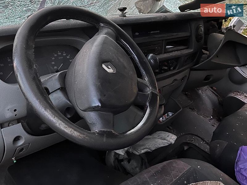 Грузовой фургон Renault Master 2006 в Львове