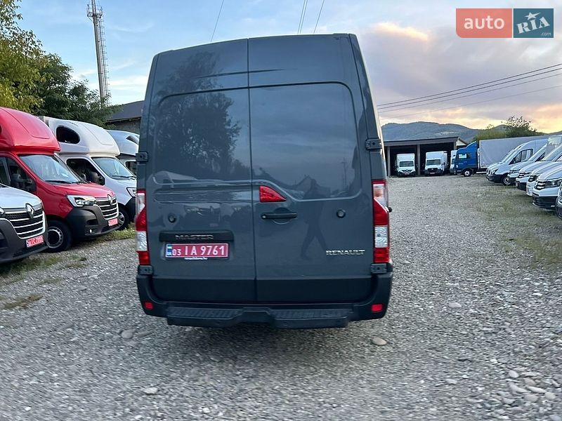 Грузовой фургон Renault Master 2022 в Хусте