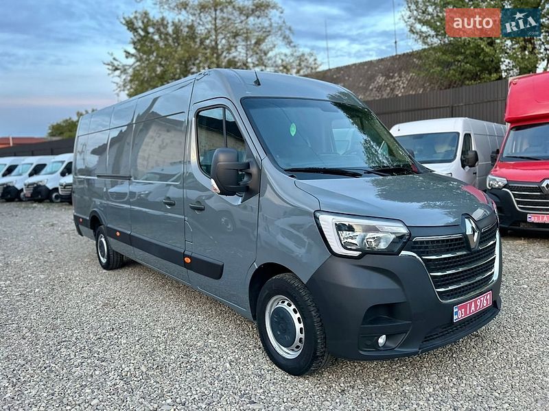Грузовой фургон Renault Master 2022 в Хусте