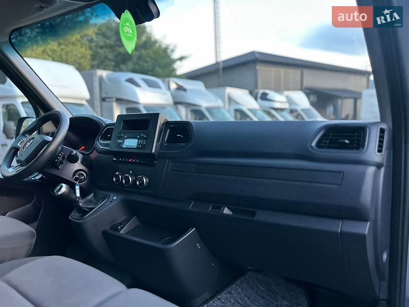 Грузовой фургон Renault Master 2022 в Хусте