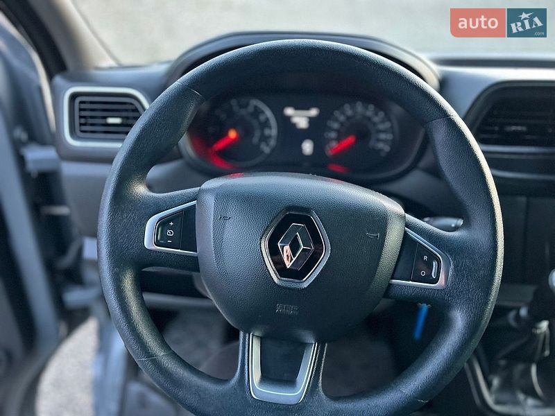 Грузовой фургон Renault Master 2022 в Хусте