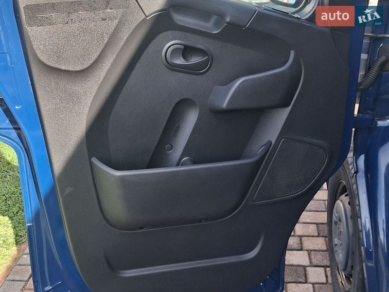 Микроавтобус грузовой (до 3,5т) Renault Master 2022 в Калуше
