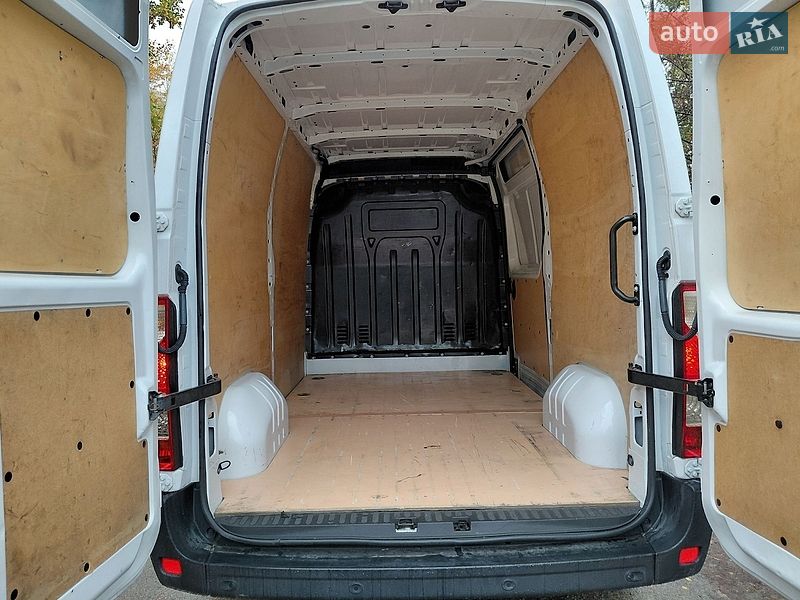 Вантажний фургон Renault Master 2023 в Івано-Франківську