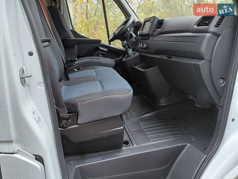 Вантажний фургон Renault Master 2023 в Івано-Франківську