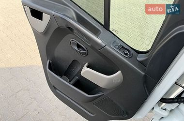 Вантажний фургон Renault Master 2017 в Львові