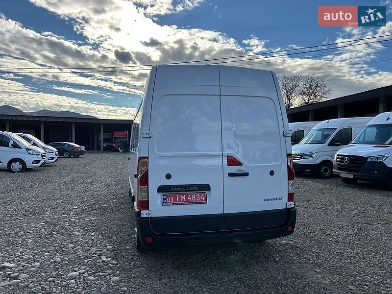 Грузовой фургон Renault Master 2018 в Хусте