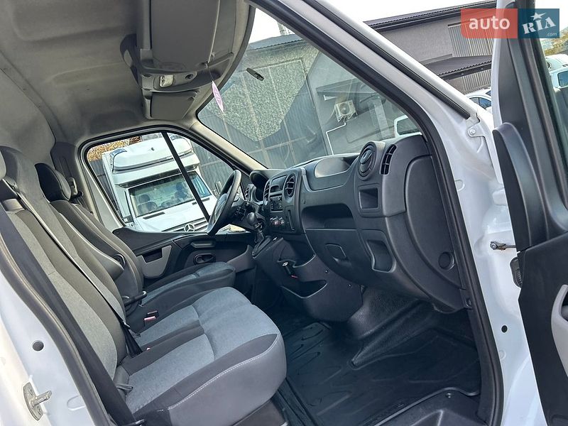 Грузовой фургон Renault Master 2018 в Хусте