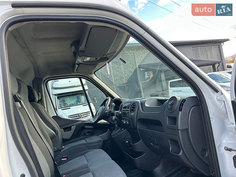 Вантажний фургон Renault Master 2018 в Хусті