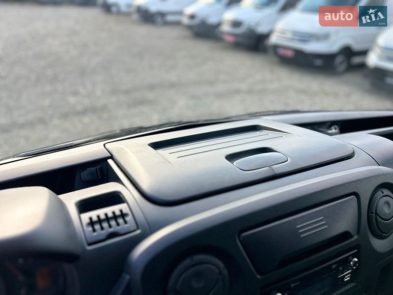 Грузовой фургон Renault Master 2018 в Хусте