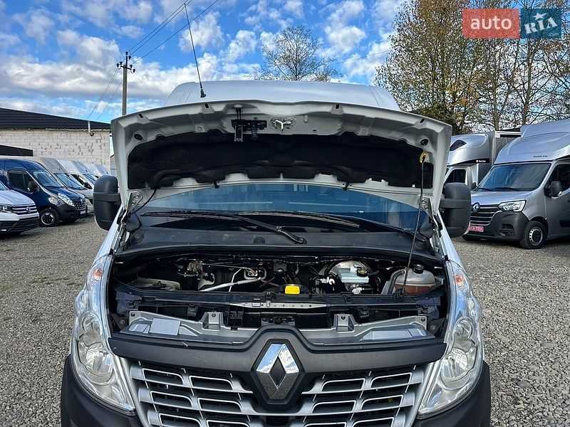 Грузовой фургон Renault Master 2018 в Хусте