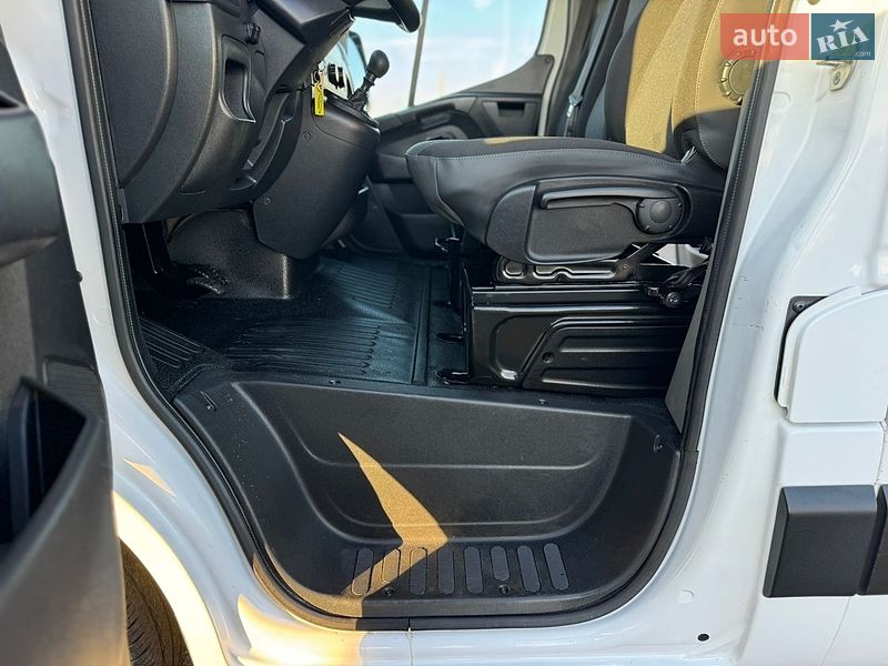 Грузопассажирский фургон Renault Master 2018 в Киеве