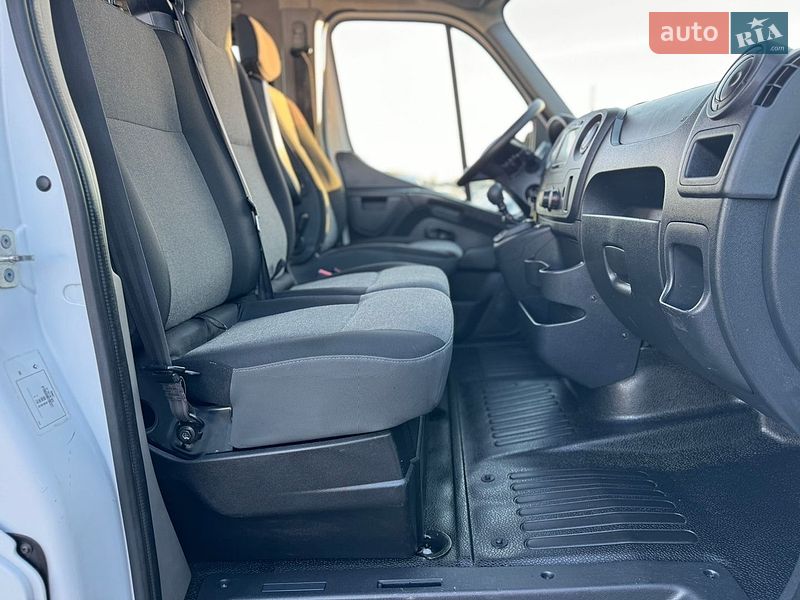 Грузопассажирский фургон Renault Master 2018 в Киеве