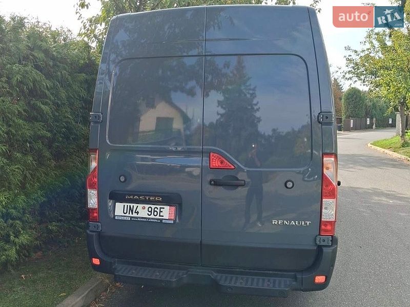 Вантажний фургон Renault Master 2022 в Рівному