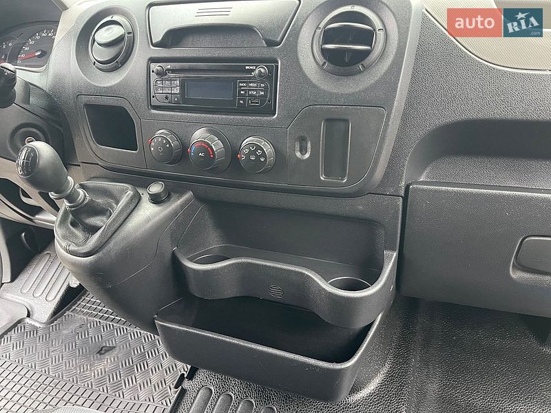 Вантажний фургон Renault Master 2015 в Луцьку