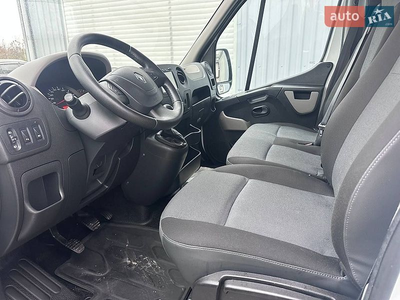 Грузовой фургон Renault Master 2017 в Дубно