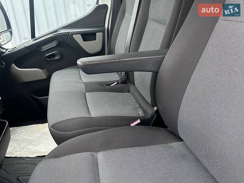 Грузовой фургон Renault Master 2017 в Дубно