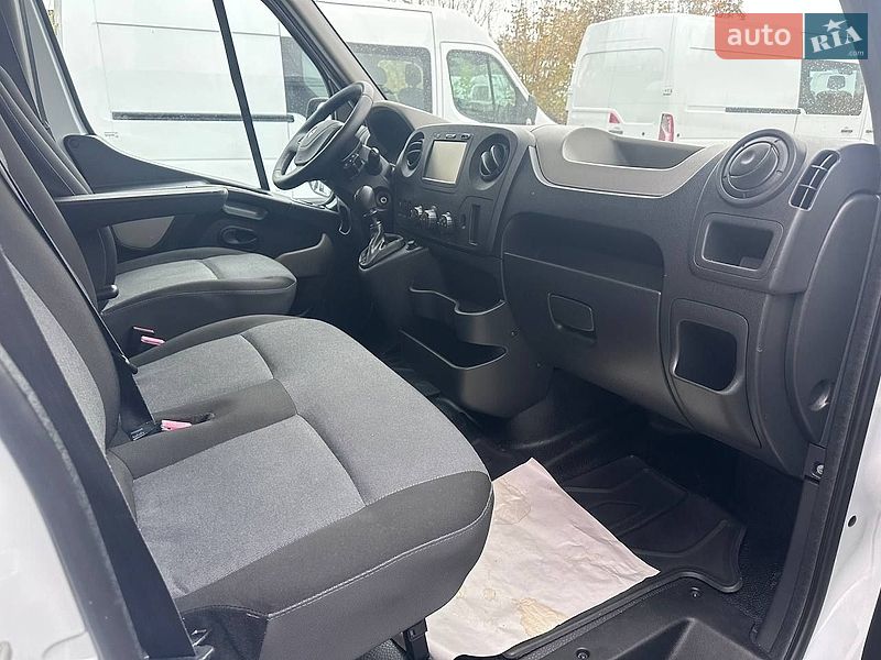 Грузовой фургон Renault Master 2017 в Дубно