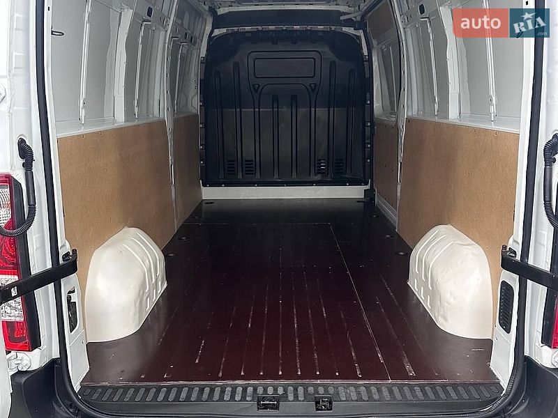 Грузовой фургон Renault Master 2017 в Дубно