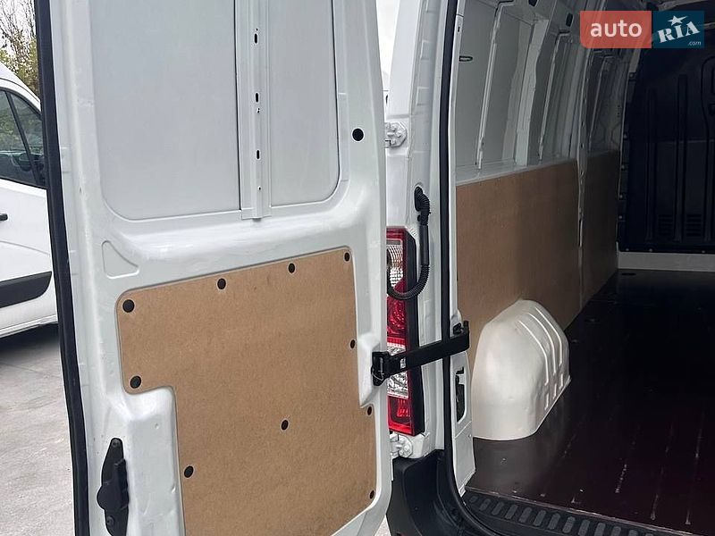 Грузовой фургон Renault Master 2017 в Дубно