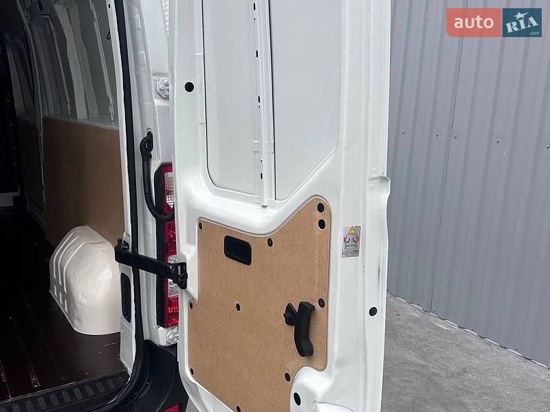 Грузовой фургон Renault Master 2017 в Дубно