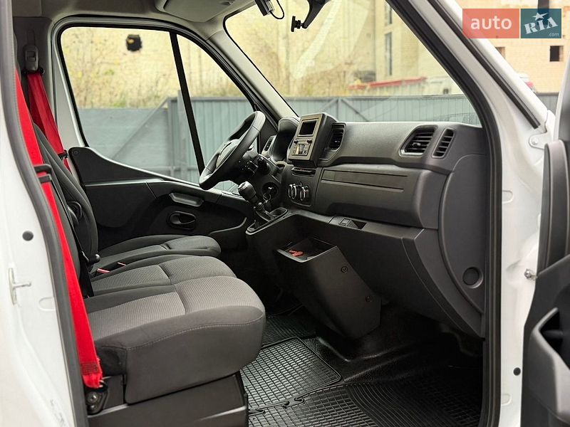 Грузовой фургон Renault Master 2022 в Дубно