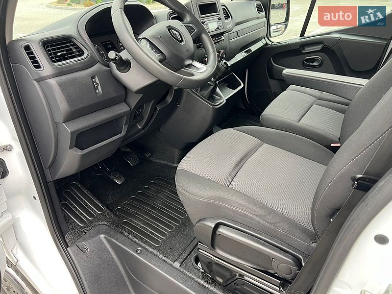 Грузовой фургон Renault Master 2022 в Дубно