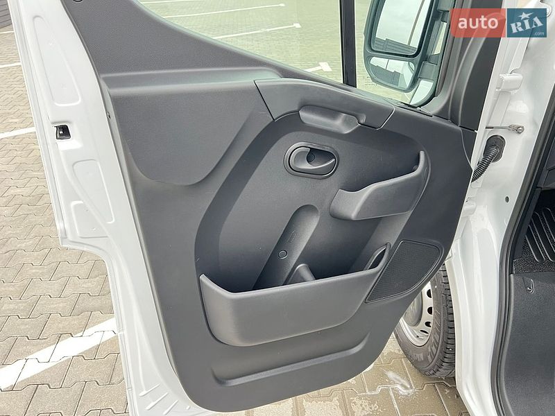 Грузовой фургон Renault Master 2022 в Дубно