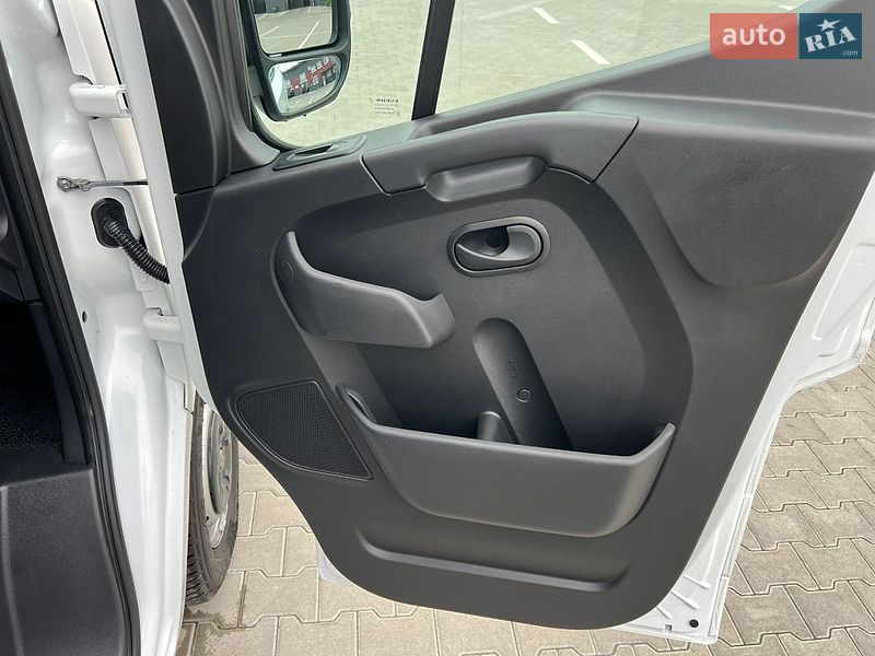 Грузовой фургон Renault Master 2022 в Дубно