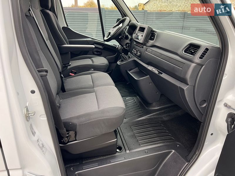 Грузовой фургон Renault Master 2022 в Дубно