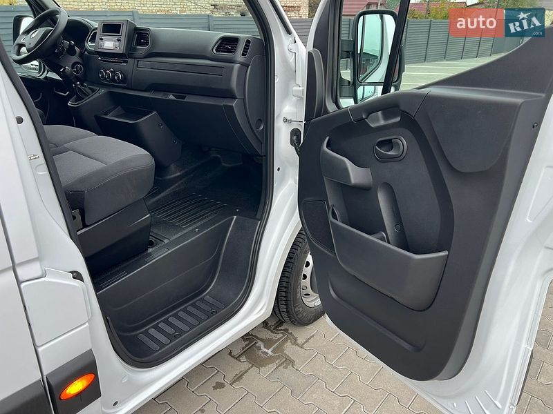 Грузовой фургон Renault Master 2022 в Дубно