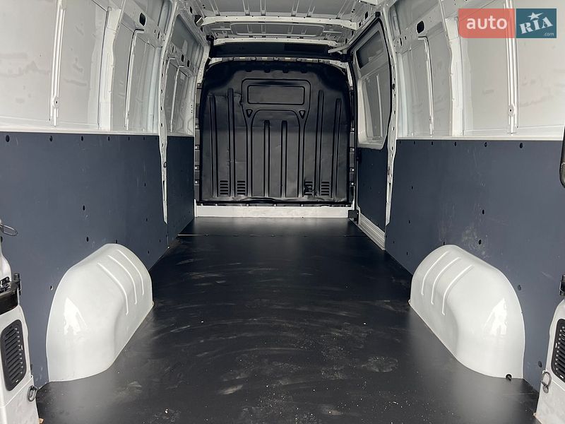 Грузовой фургон Renault Master 2022 в Дубно