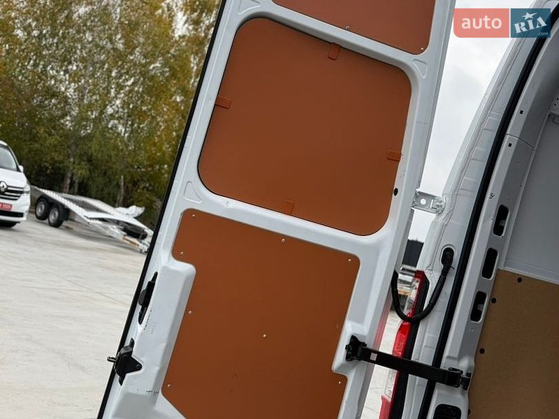 Вантажний фургон Renault Master 2022 в Дубні