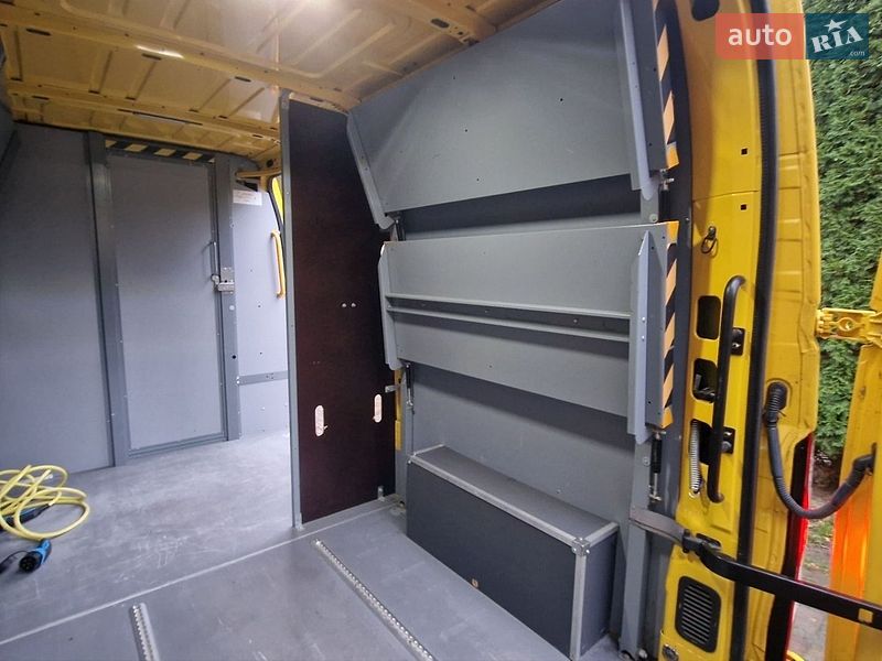 Грузовой фургон Renault Master 2020 в Пустомытах