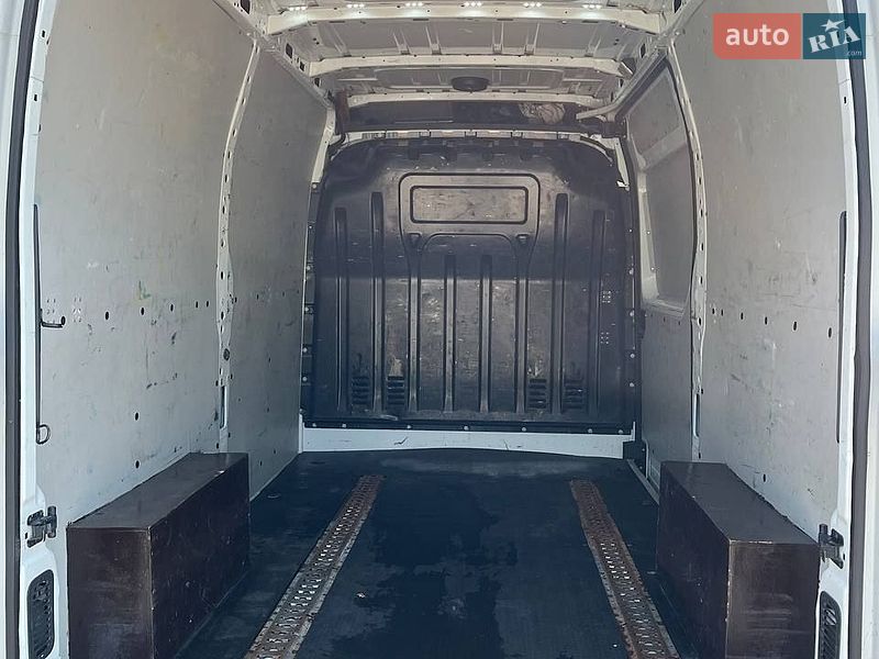 Вантажний фургон Renault Master 2015 в Києві