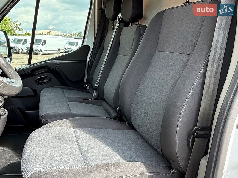 Вантажний фургон Renault Master 2023 в Млиніві
