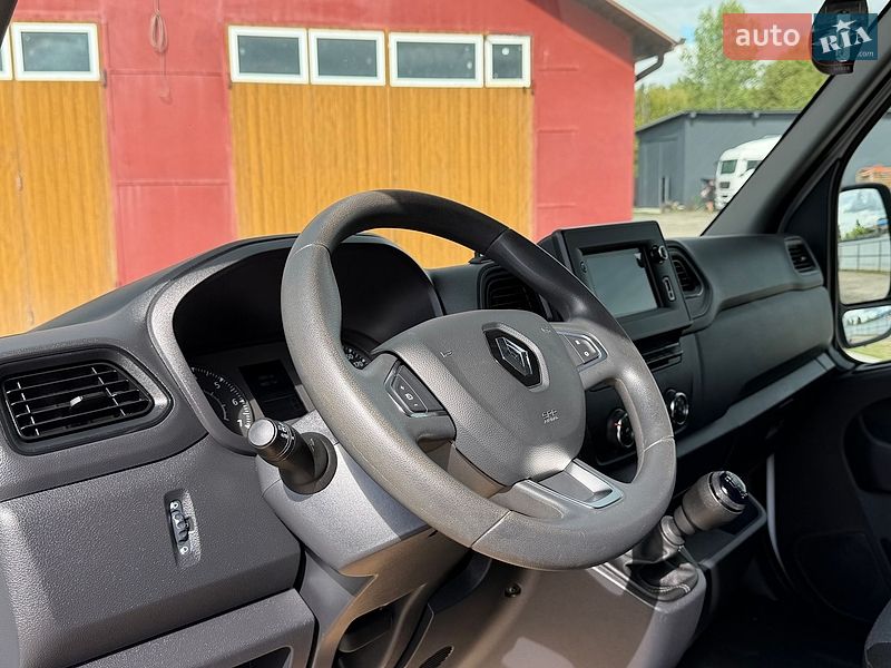 Грузовой фургон Renault Master 2023 в Млинове