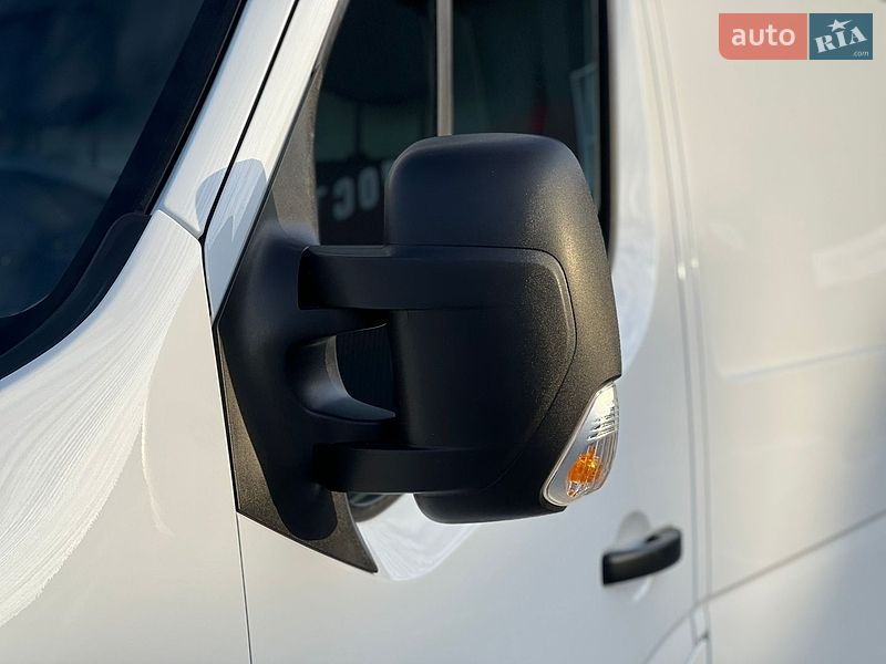 Грузовой фургон Renault Master 2023 в Дубно