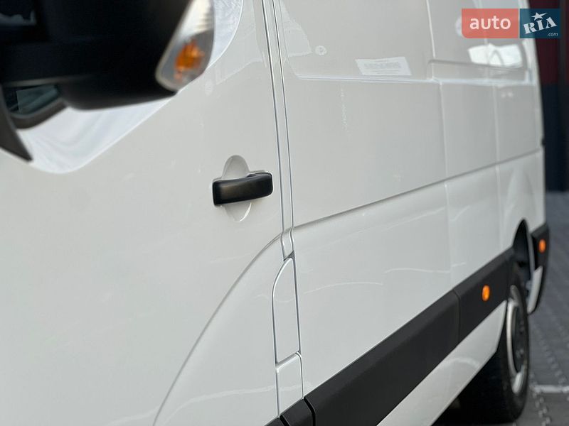 Грузовой фургон Renault Master 2023 в Дубно