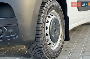 Грузовой фургон Renault Master 2023 в Дубно